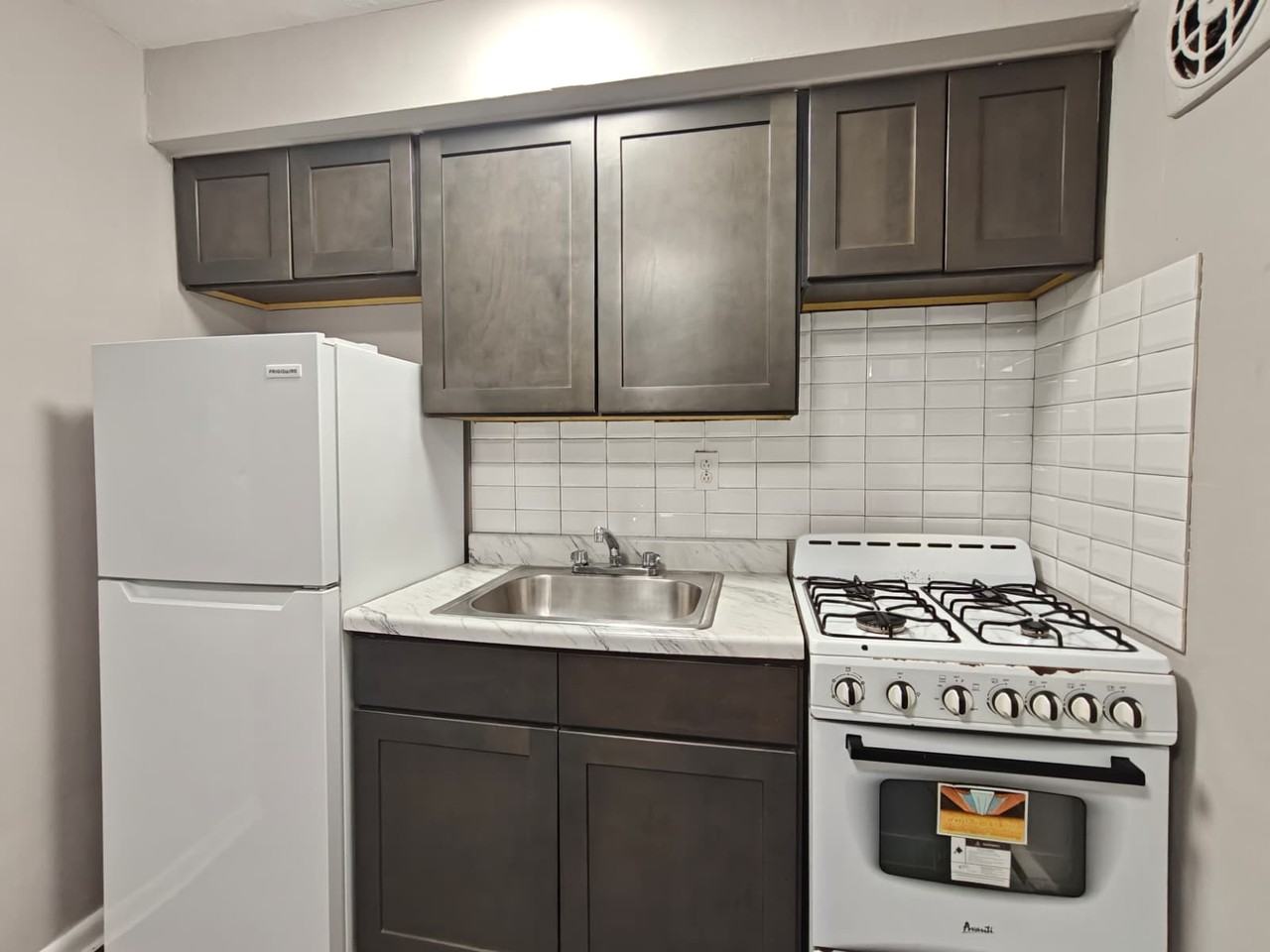 7108 Oxford Ave #32 - Photo 3 of 6