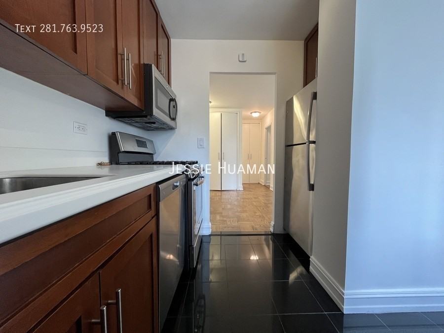 888 8th Ave #P - Photo 5 of 9