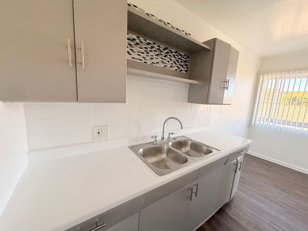 5311 S Normandie Ave #4 - Photo 7 of 15