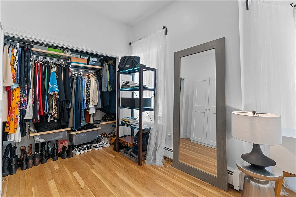 402 E 7th St #2 - Photo 2 of 10