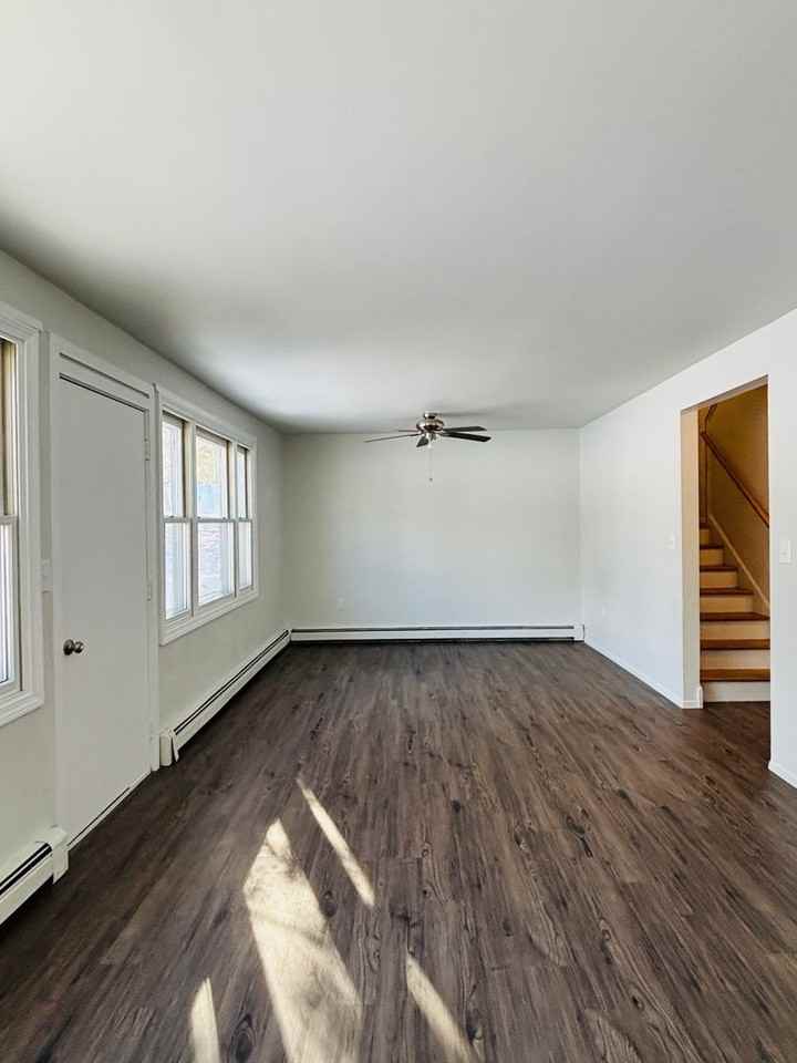 276 Parliament Cir - Photo 3 of 11