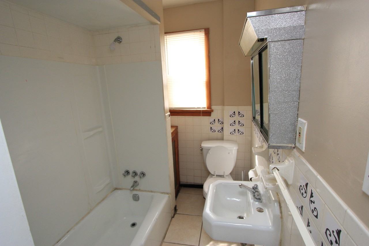 Irving - Photo 5 of 10