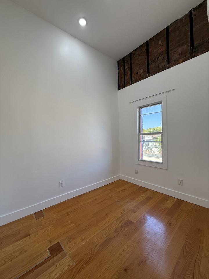 564 Central Ave #4-3rdFL - Photo 3 of 8