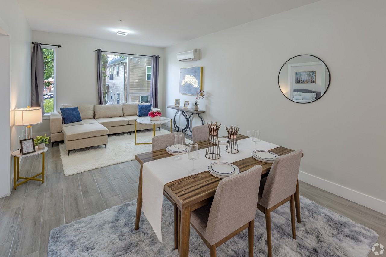 124-130 Ellis Avenue - Photo 3 of 5