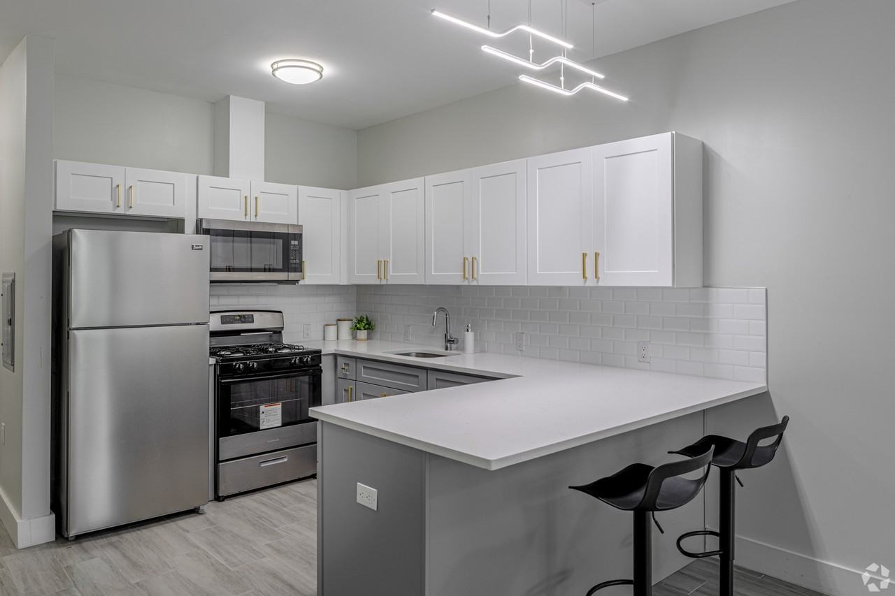 124-130 Ellis Avenue - Photo 4 of 5