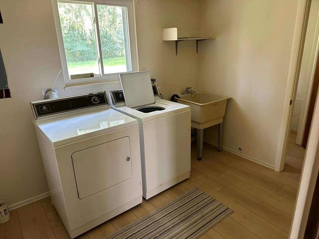 4427 Maplepark Road - Photo 3 of 9