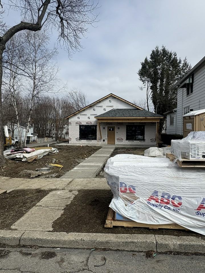 617 East Locust Street, Unit 1 - Photo 2 of 11