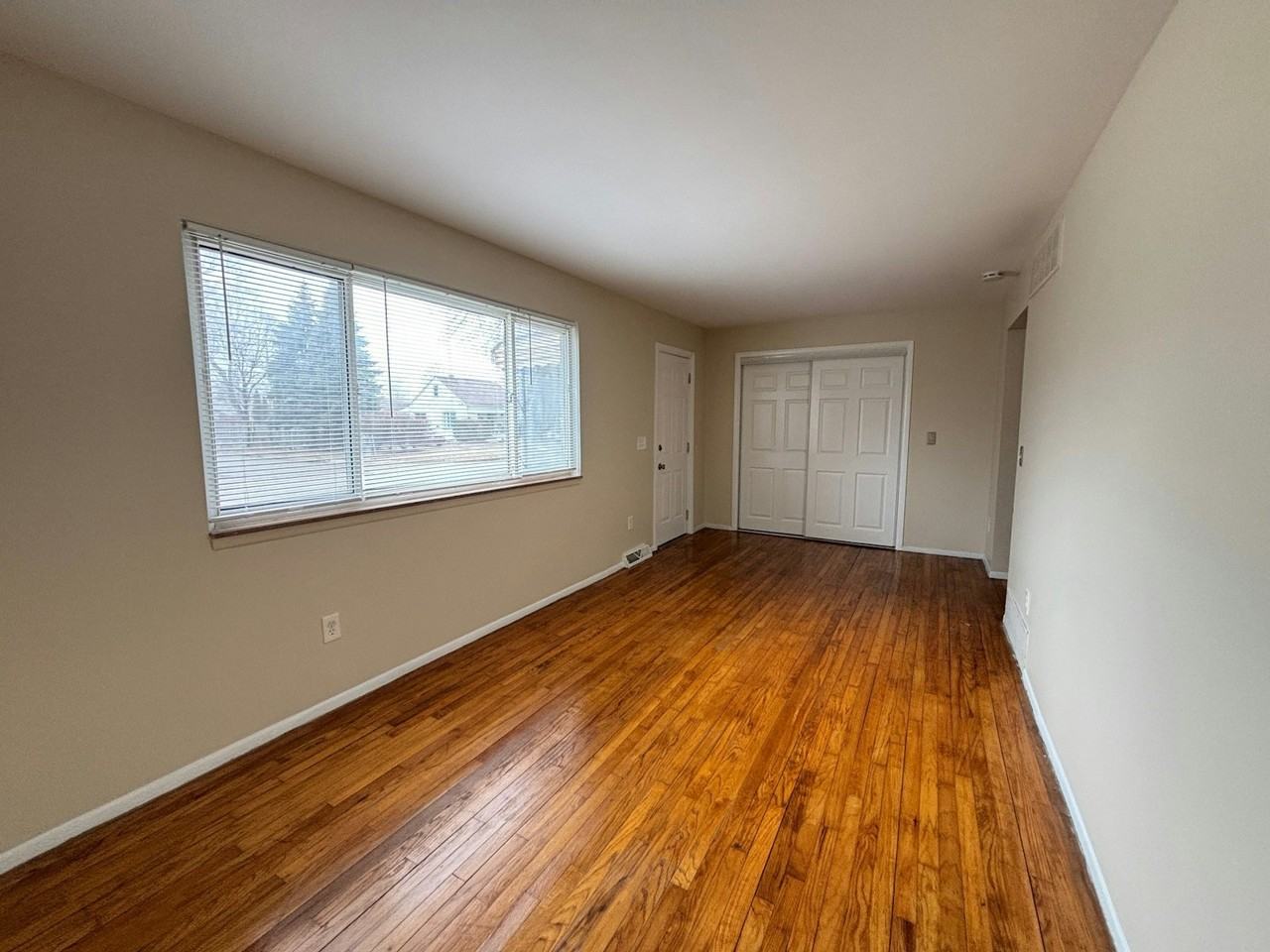 22628 Oaklane Street - Photo 2 of 12