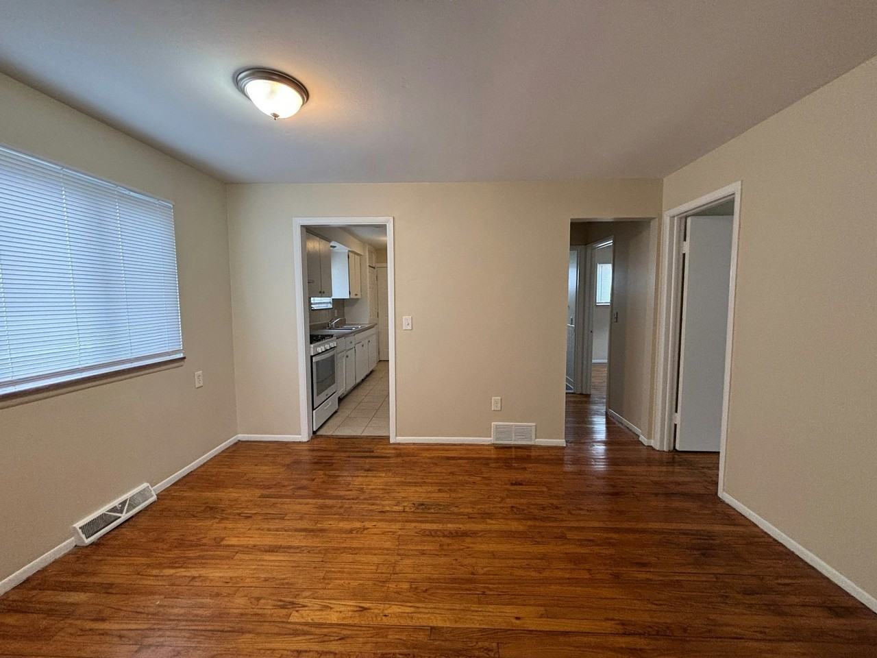 22628 Oaklane Street - Photo 3 of 12