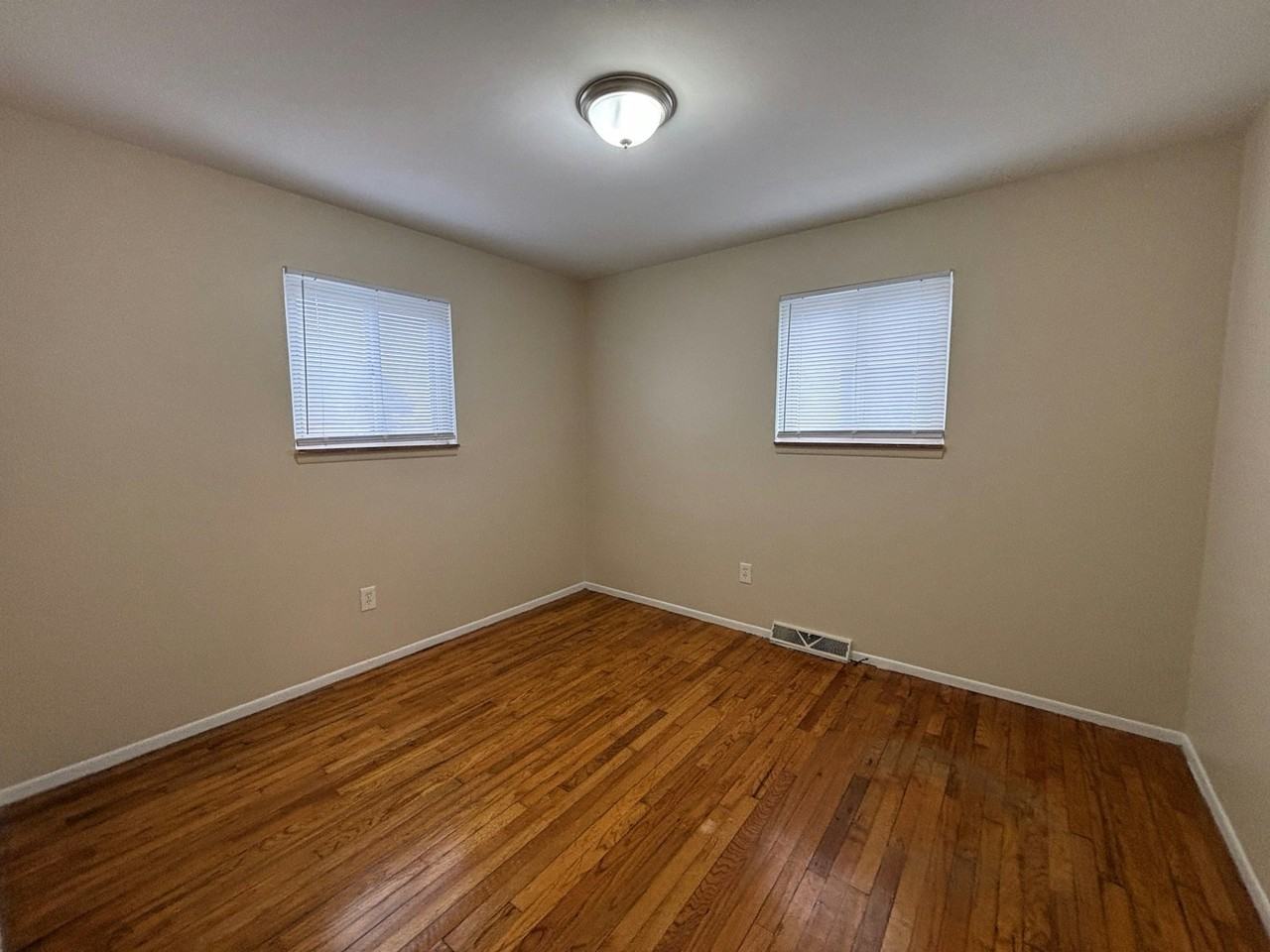 22628 Oaklane Street - Photo 6 of 12