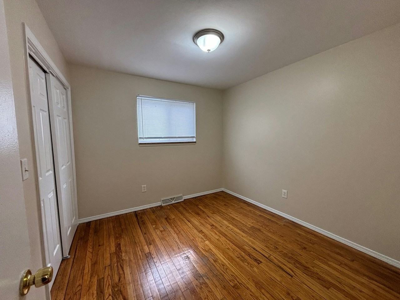 22628 Oaklane Street - Photo 7 of 12