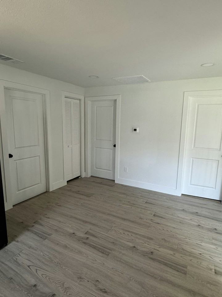 1203 Panhandle St, Unit 4 - Photo 5 of 12