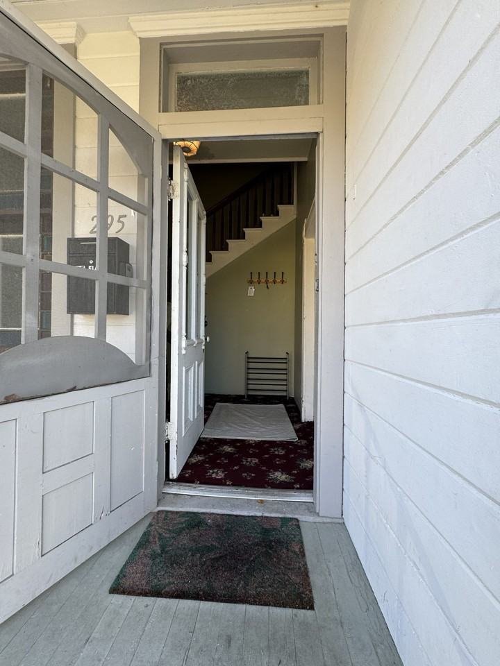 295 15th Street Northeast, Upper Unit - Photo 3 of 17