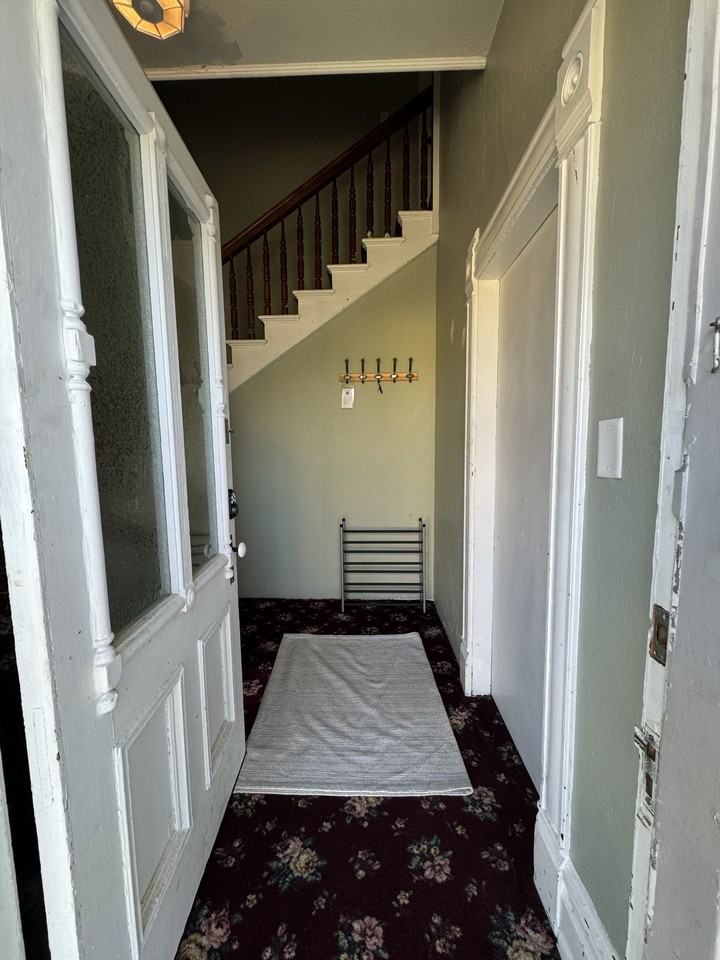 295 15th Street Northeast, Upper Unit - Photo 4 of 17