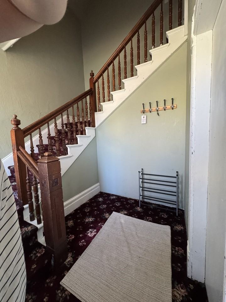 295 15th Street Northeast, Upper Unit - Photo 5 of 17