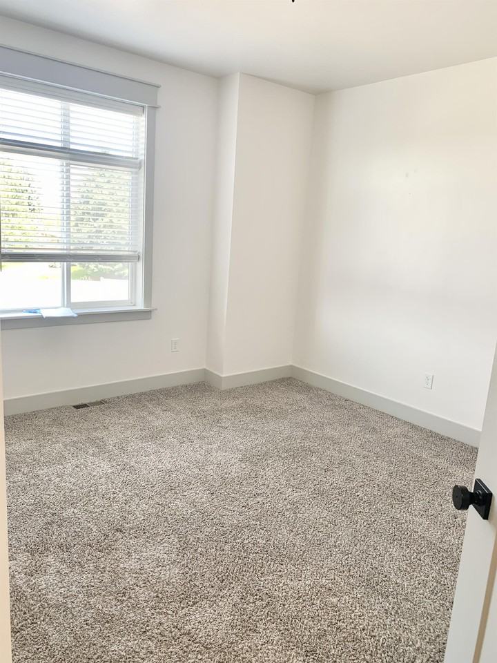 1276 E 1450 N #29 - Photo 4 of 11