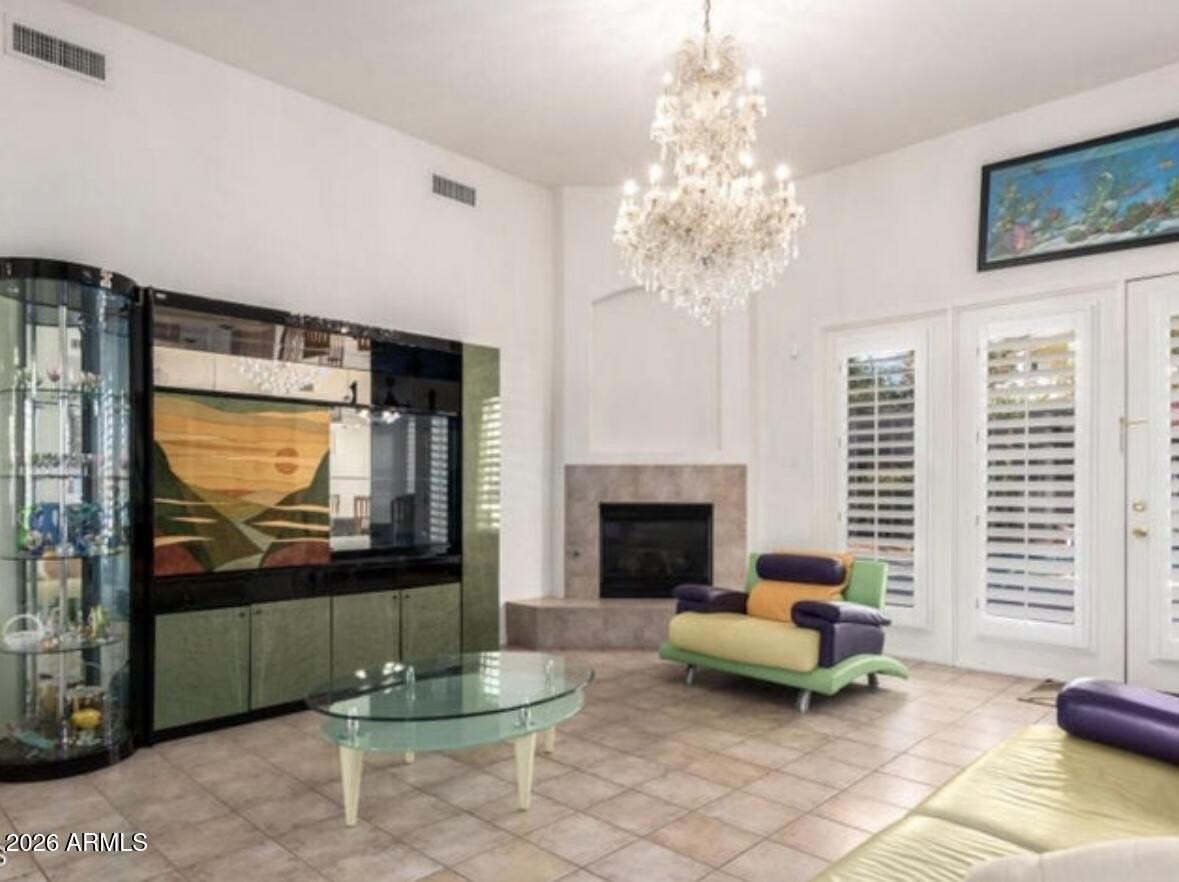 1420 E Michelle Dr - Photo 4 of 8