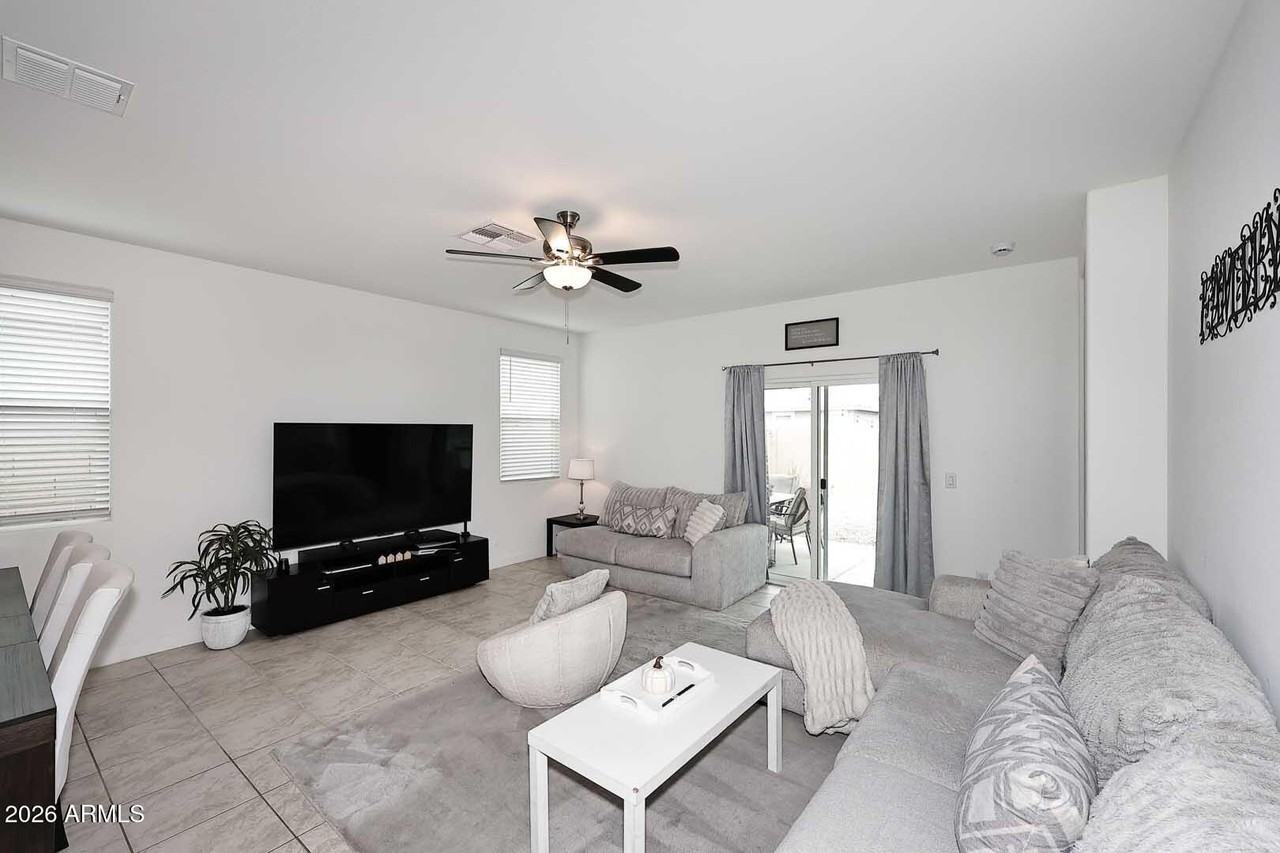 40020 W Sunland Dr - Photo 5 of 38