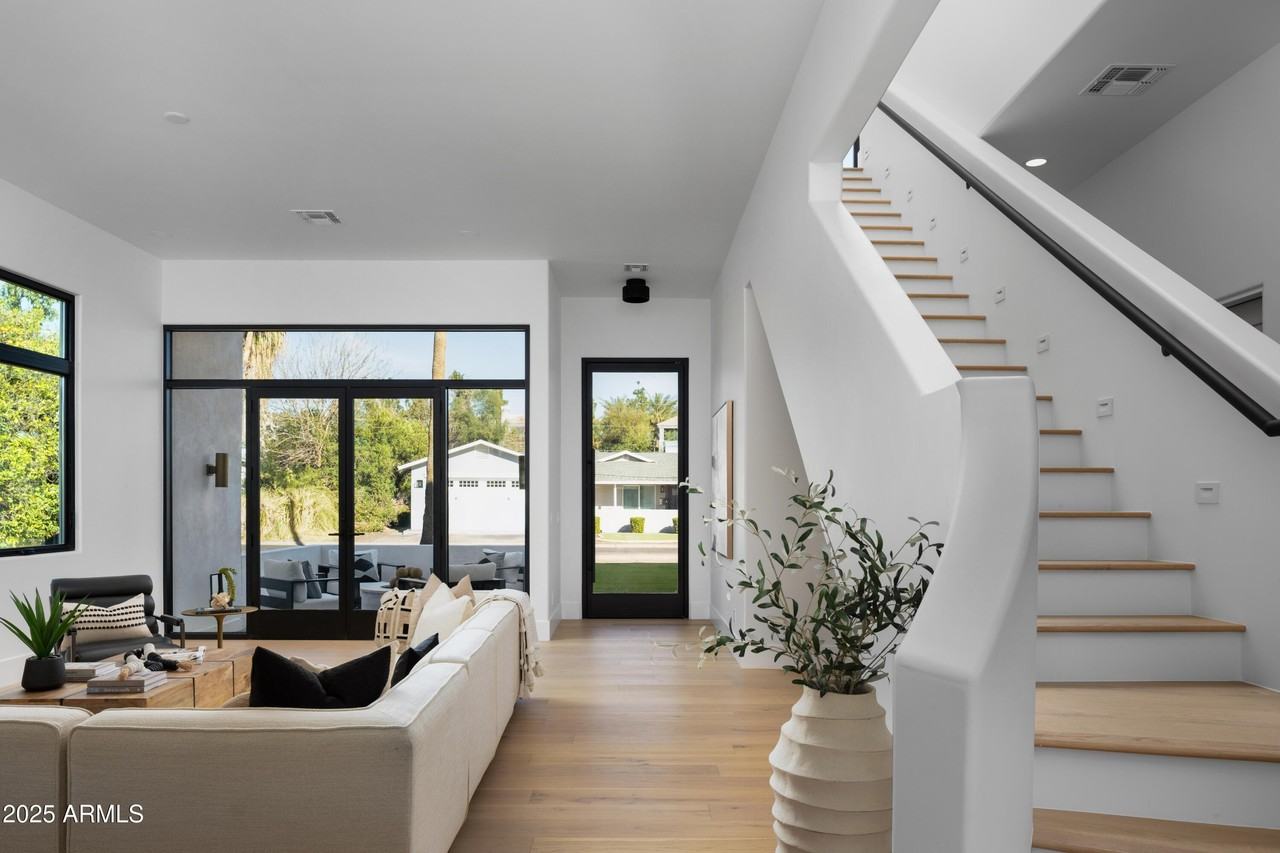 4120 N 44th Pl - Photo 3 of 38