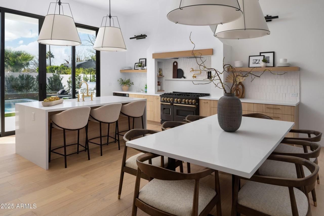 4120 N 44th Pl - Photo 7 of 38