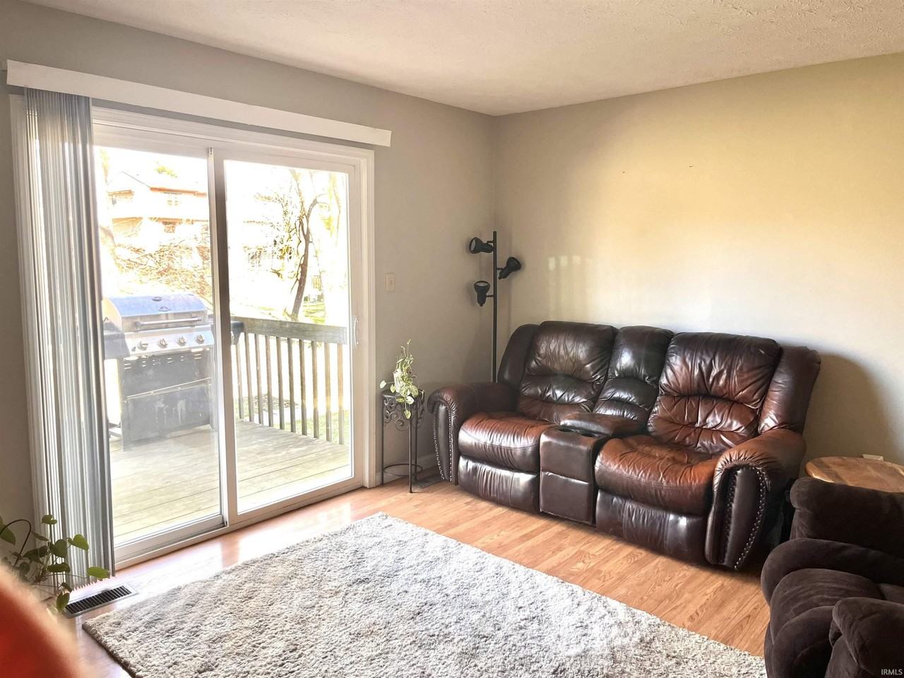 519 E Graham Pl - Photo 3 of 20