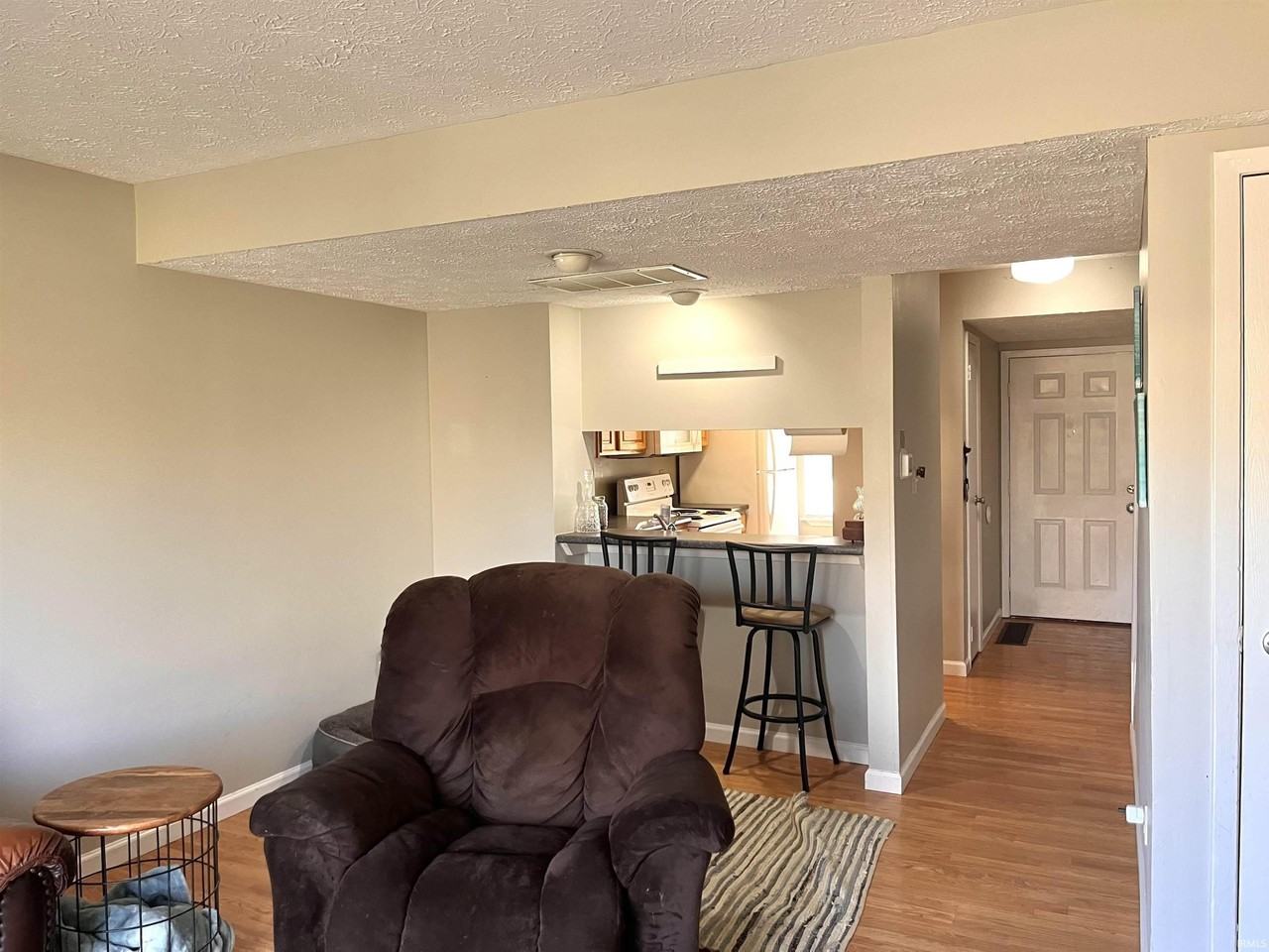 519 E Graham Pl - Photo 4 of 20