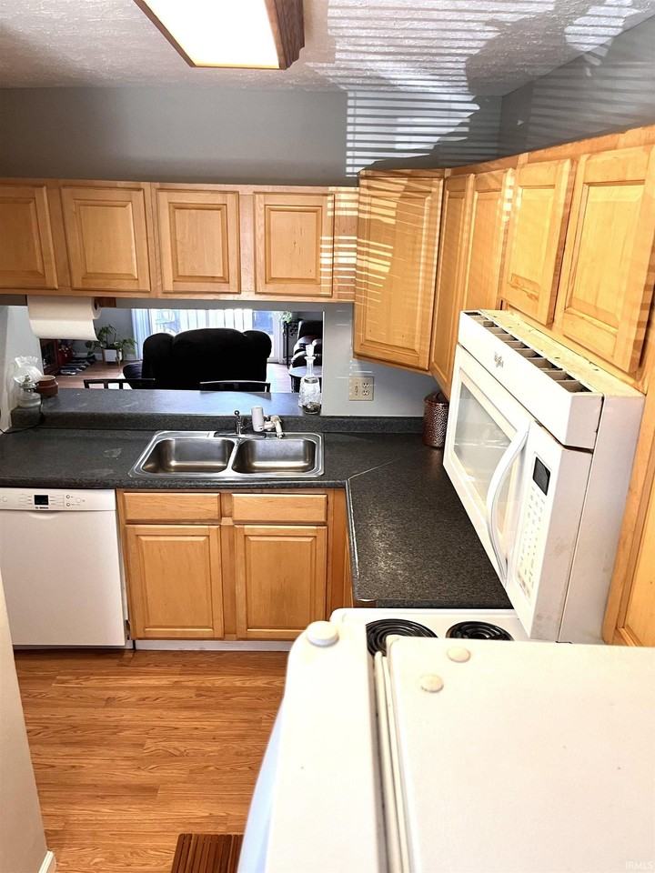 519 E Graham Pl - Photo 6 of 20