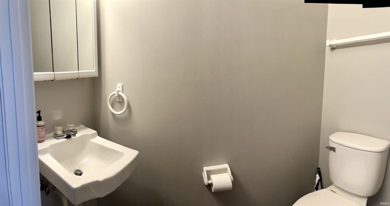 519 E Graham Pl - Photo 7 of 20