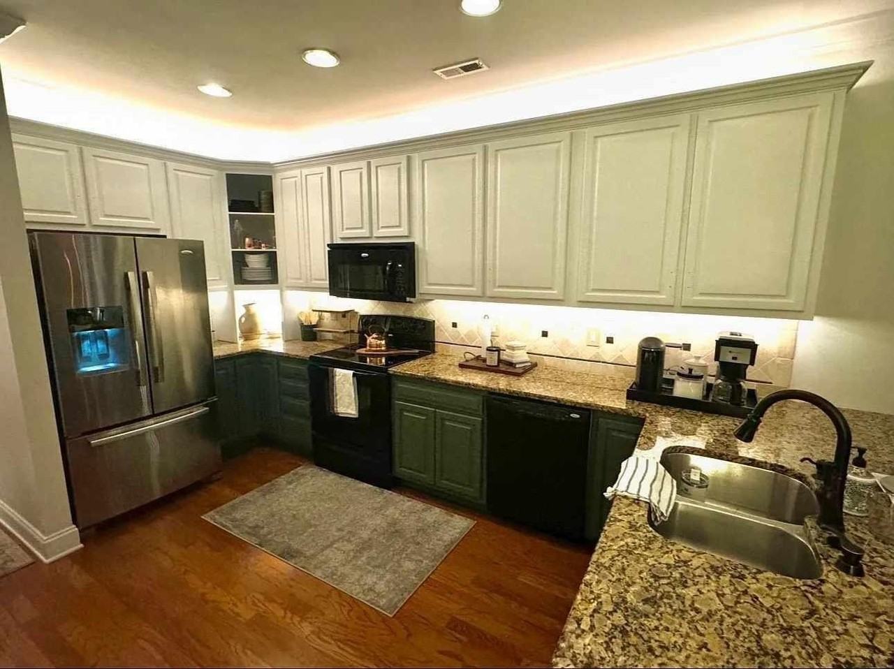 6843 Village Lake Cir - Photo 3 of 18