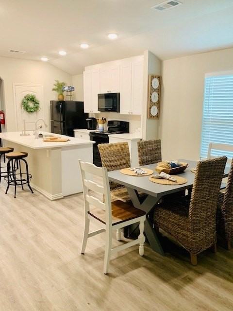 2218 Ruth St - Photo 2 of 17