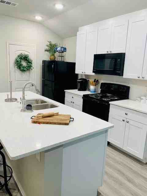 2218 Ruth St - Photo 4 of 17