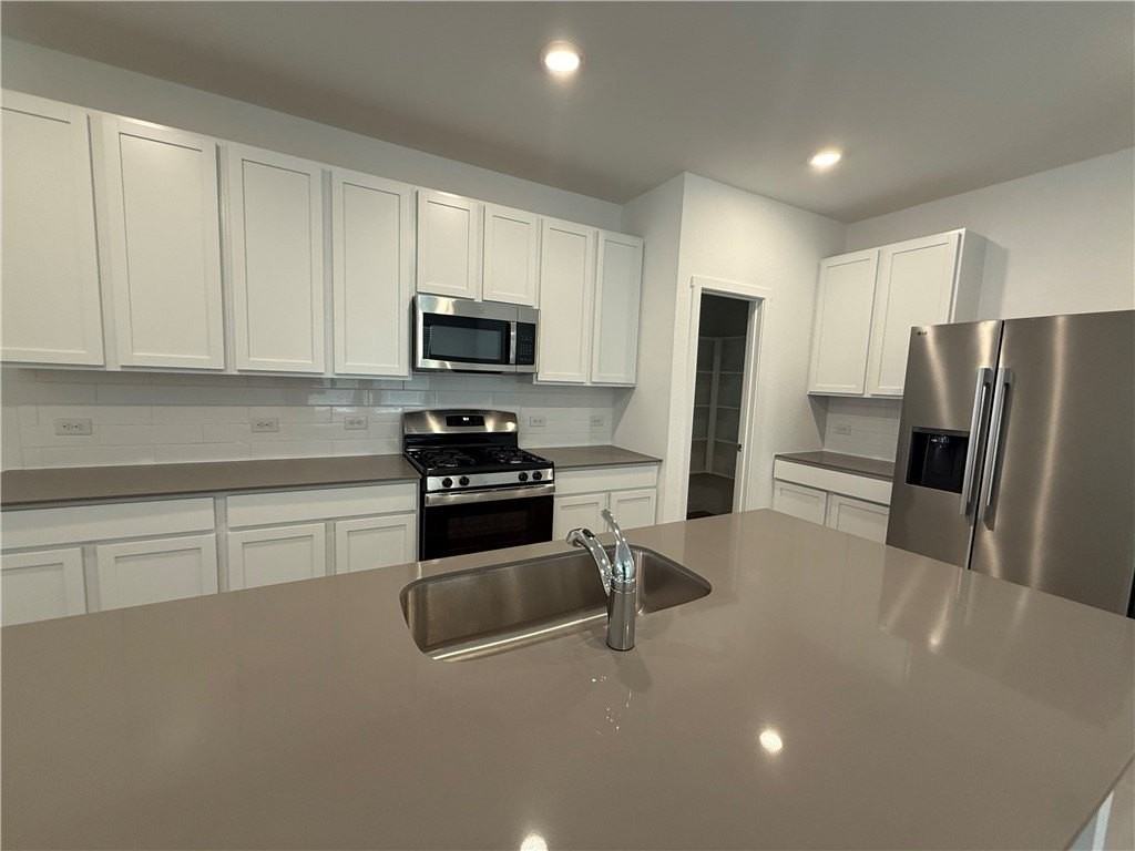 7918 Doctor Strange Dr - Photo 5 of 16