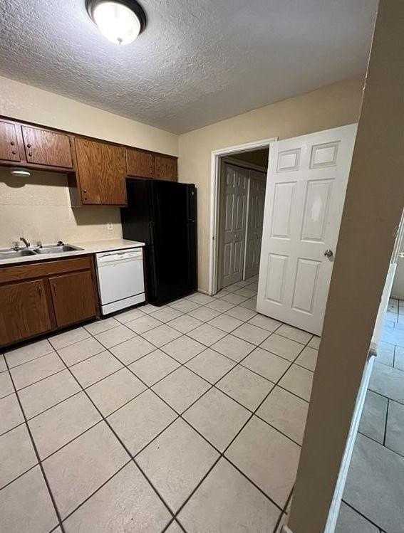 6608 Hardwick Dr Unit A - Photo 3 of 9