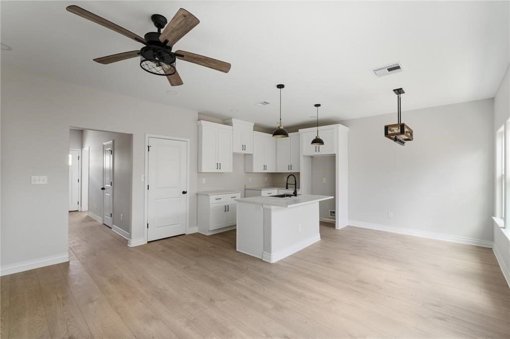 548 Cole St Unit 3 - Photo 4 of 8