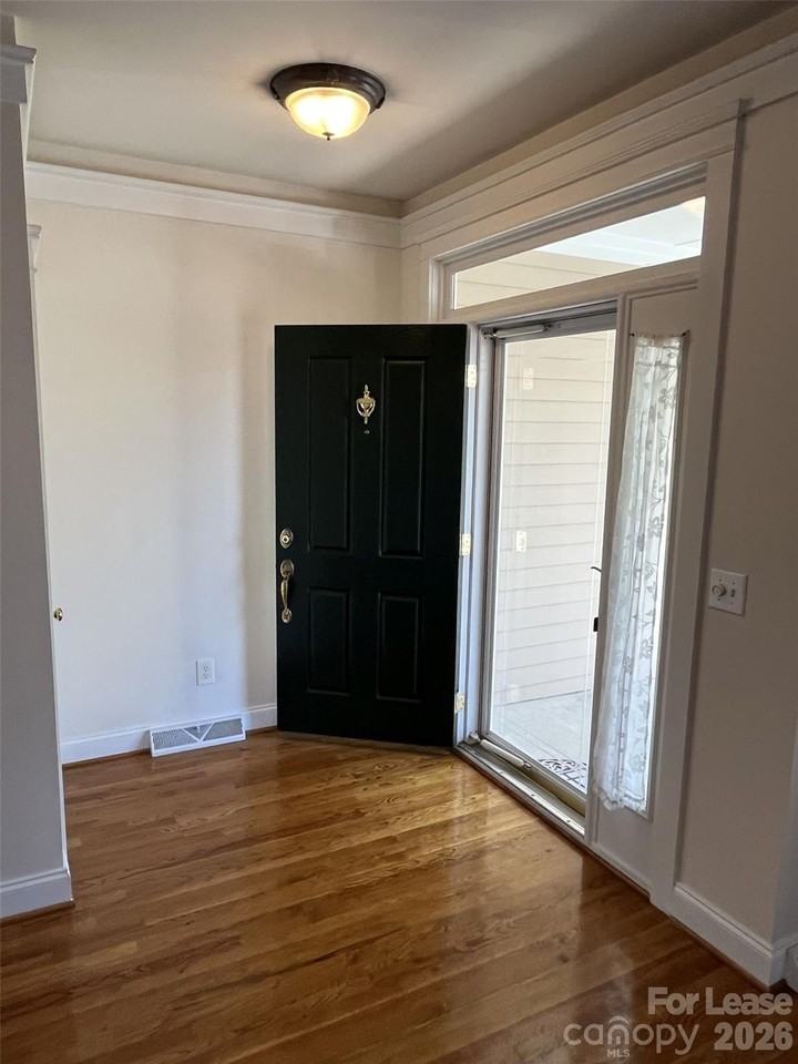 3044 Parker Green Trl - Photo 4 of 32