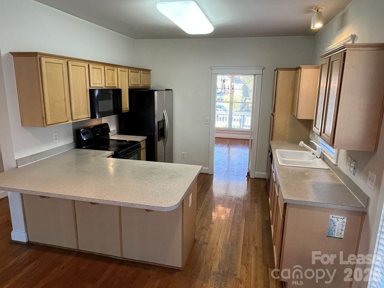 3044 Parker Green Trl - Photo 6 of 32