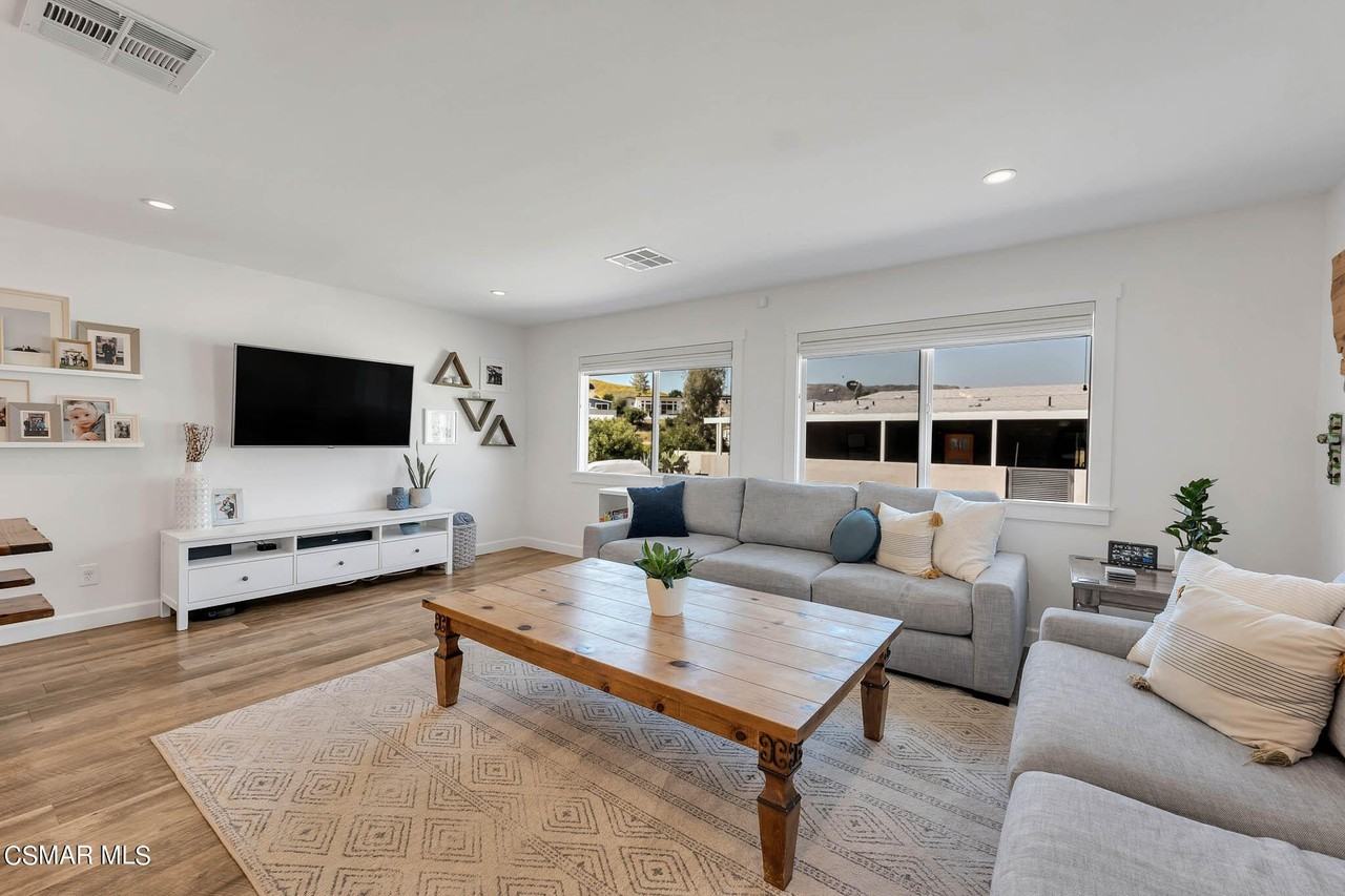 30473 Mulholland Hwy Spc 101 - Photo 5 of 41