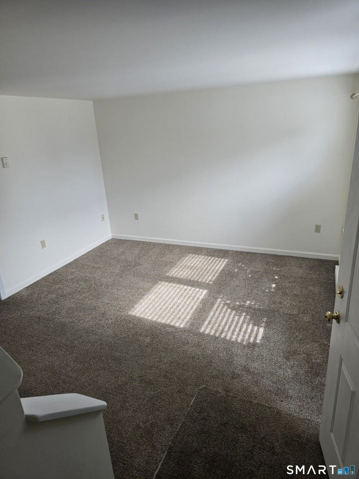 5 1/2 Lenox Ave - Photo 4 of 14