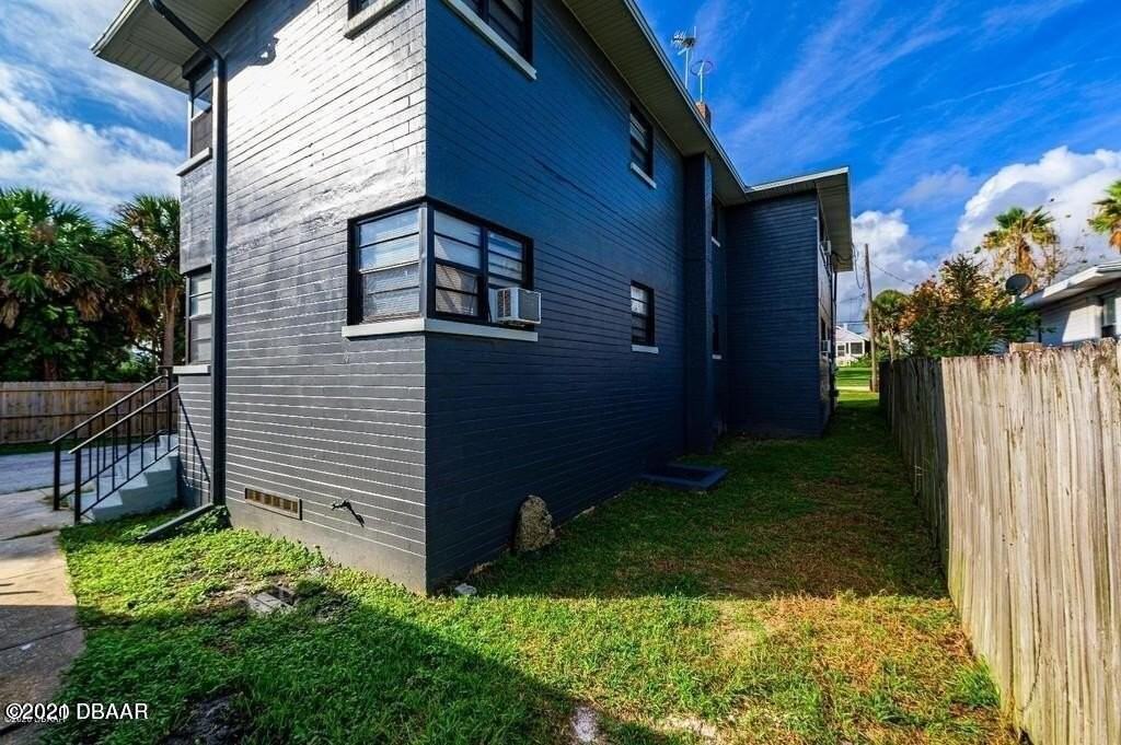 828 N Grandview Ave Apt 4 - Photo 3 of 17