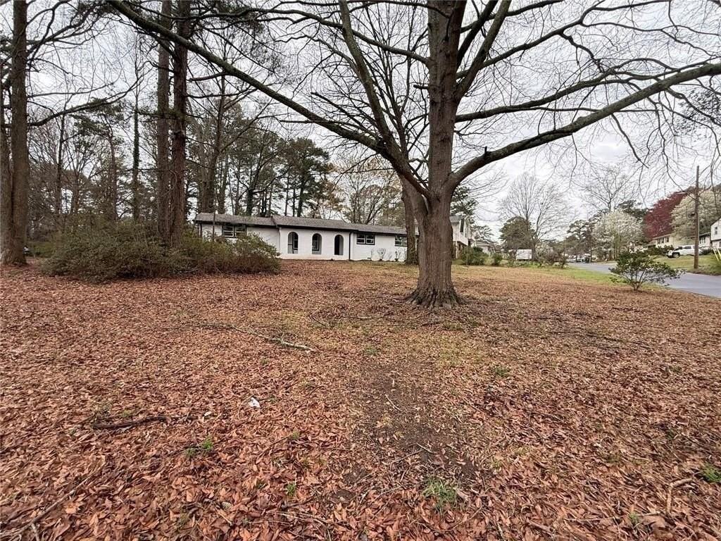 1055 Pinecrest Dr - Photo 4 of 50