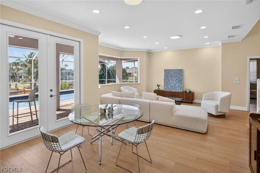 5541 Harborage Dr - Photo 7 of 50