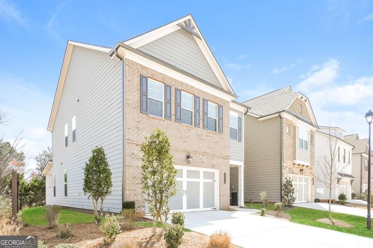 5379 Fox Den Rd - Photo 3 of 49