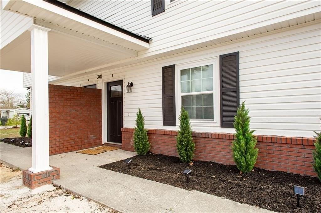 301 Fireman St #B - Photo 2 of 15