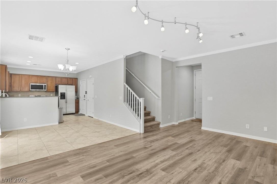 10191 Cougar Crossing St - Photo 4 of 28