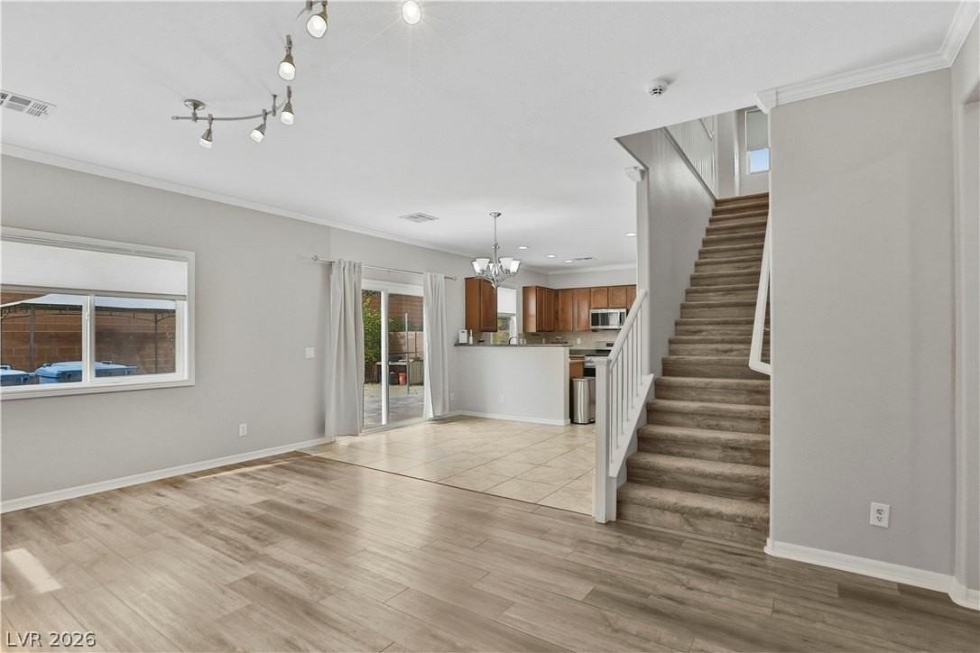 10191 Cougar Crossing St - Photo 5 of 28