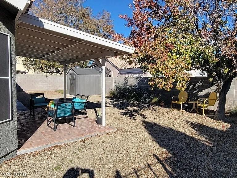 7620 Hartwell Dr - Photo 4 of 23