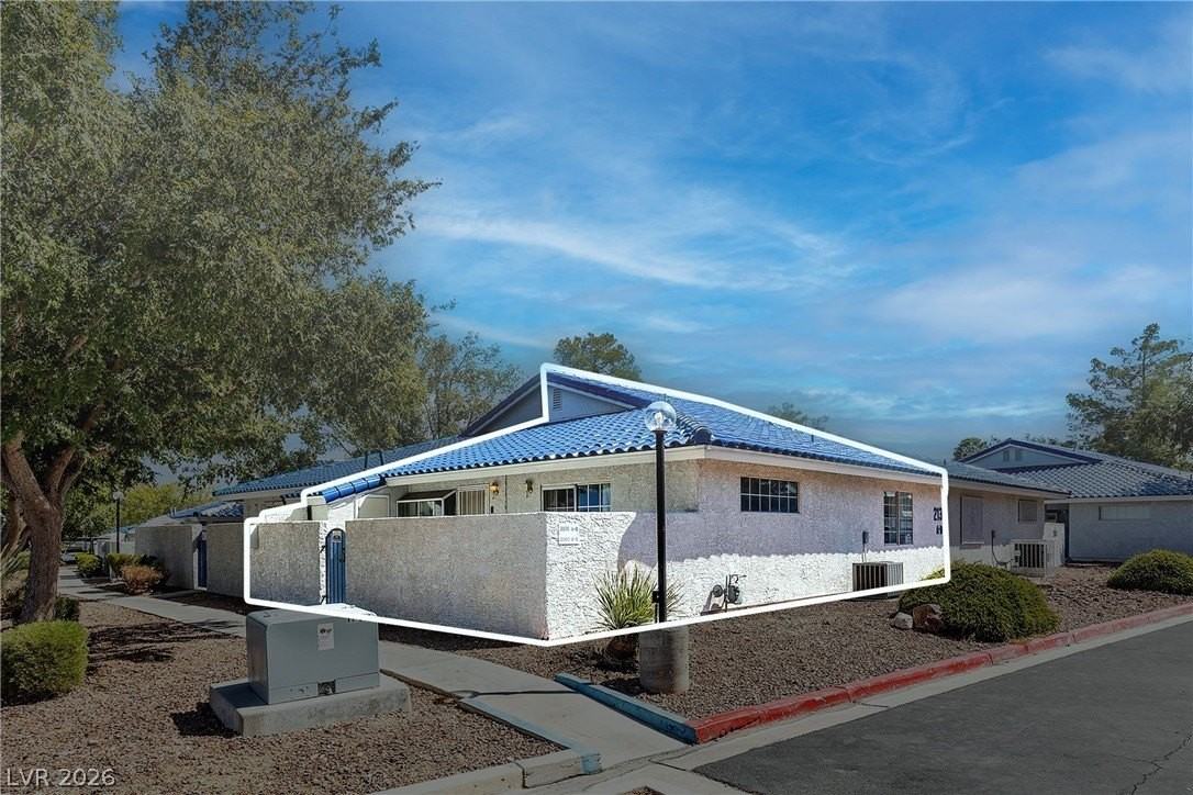 2136 Bavington Dr #A - Photo 2 of 29