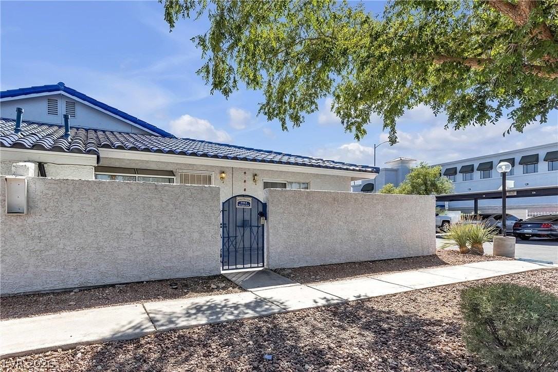 2136 Bavington Dr #A - Photo 4 of 29