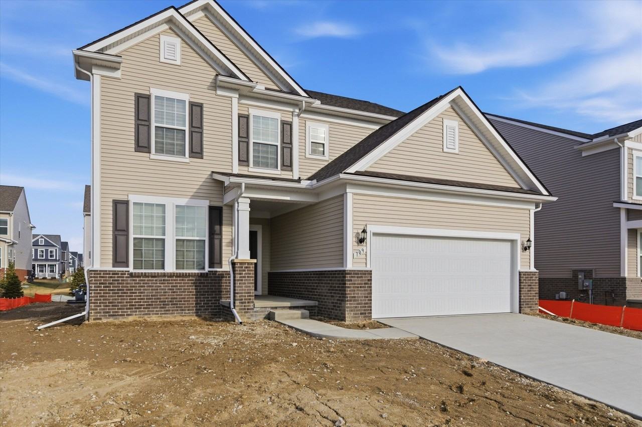 709 Risdon Trl S - Photo 3 of 35