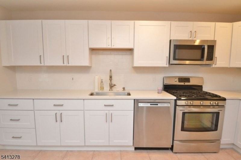 13 Gracie Rd - Photo 4 of 15